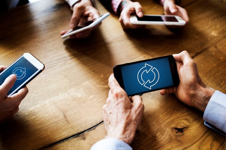 Mantener dispositivos inteligentes actualizados correctamente